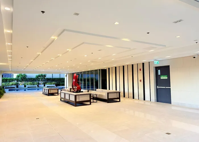 Trouvaille In Red Residences Aparthotel