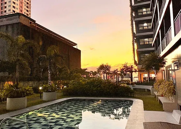 Trouvaille In Red Residences Aparthotel Manila